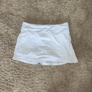 white lululemon tennis skirt